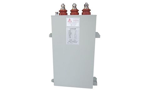 電容器在直流穩(wěn)態(tài)電路中可有電流通過？
